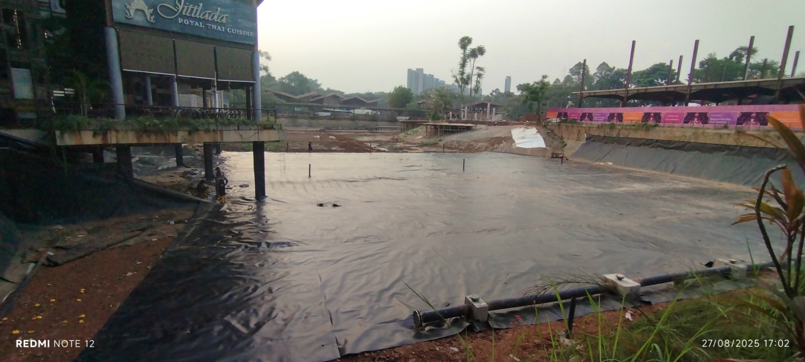 Instalasi Geomembrane Danau The Breeze, BSD